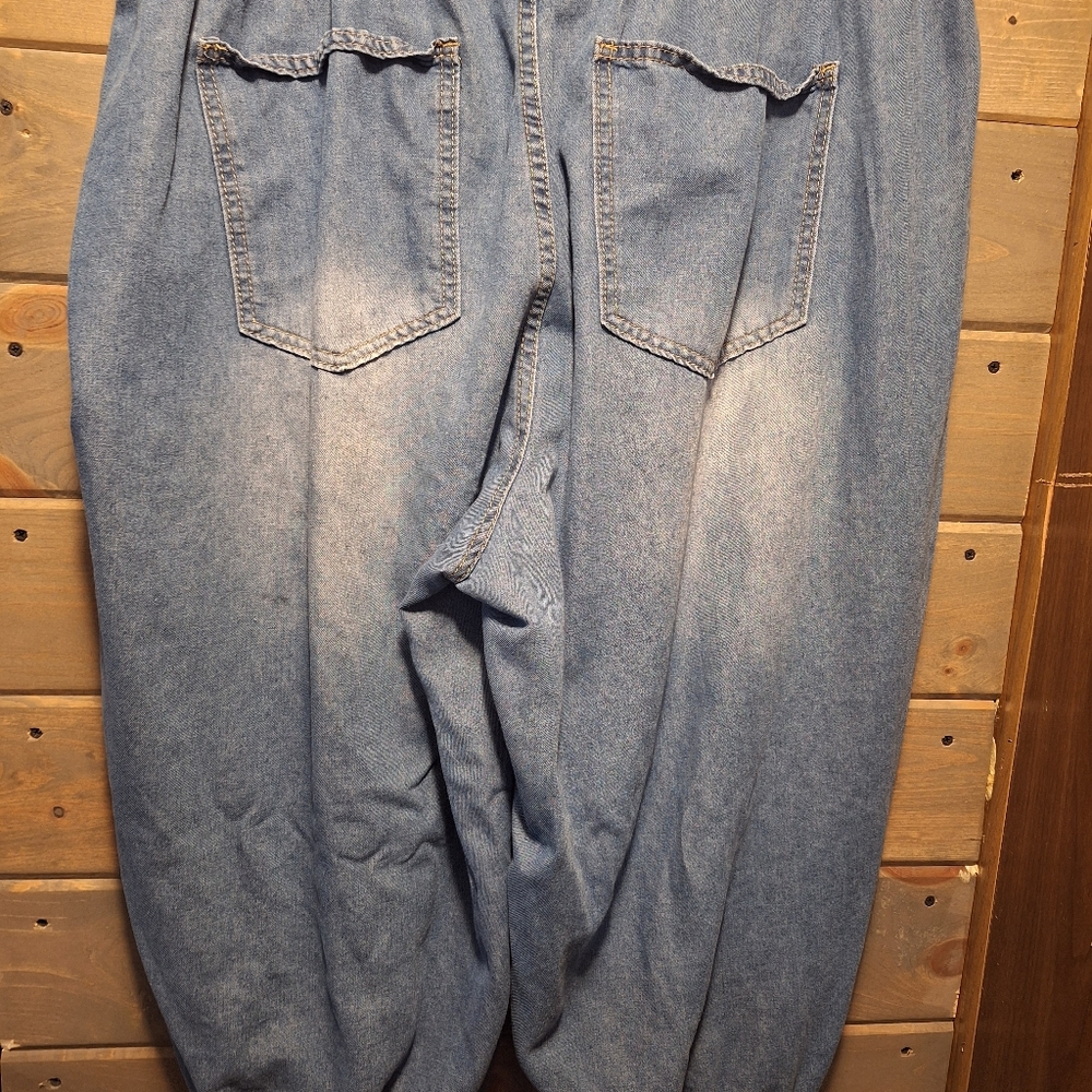 Capris - Picture 8 of 9